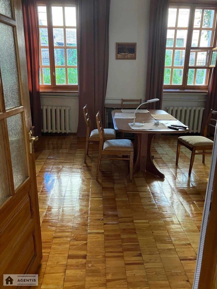 Apartment for rent 3 rooms, 102 m², 1st fl./2 floors. Pecherskyy rayon, Kyiv. 