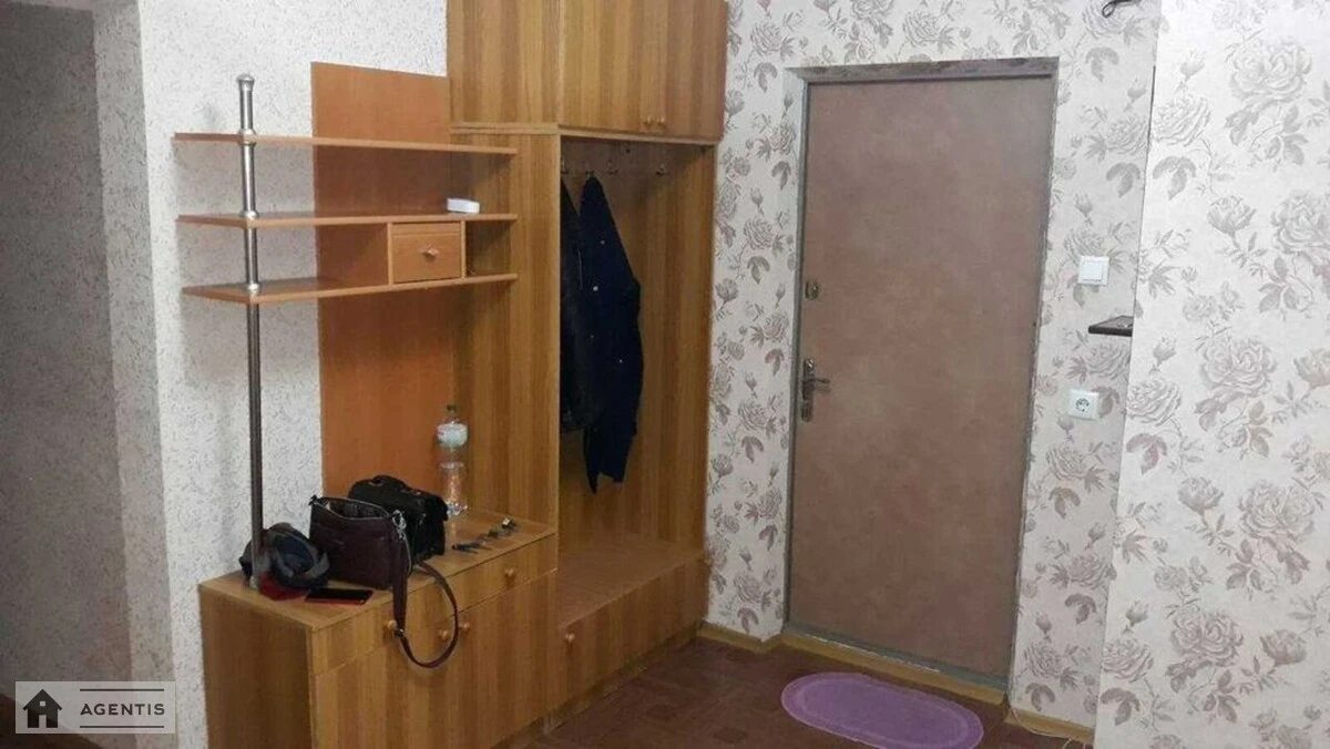 Сдам квартиру 2 комнаты, 76 m², 22 эт./25 этажей. Сергія Данченка вул., Киев. 