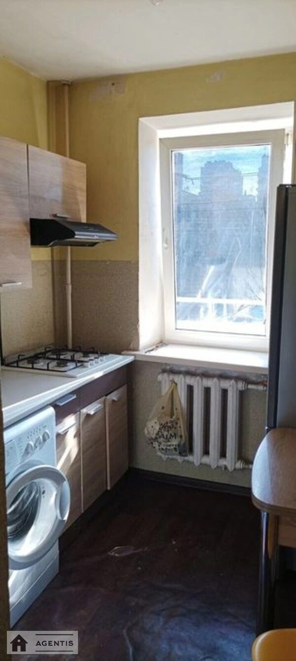 Apartment for rent 1 room, 30 m², 8th fl./9 floors. Vadyma Hetmana vul., Kyiv. 