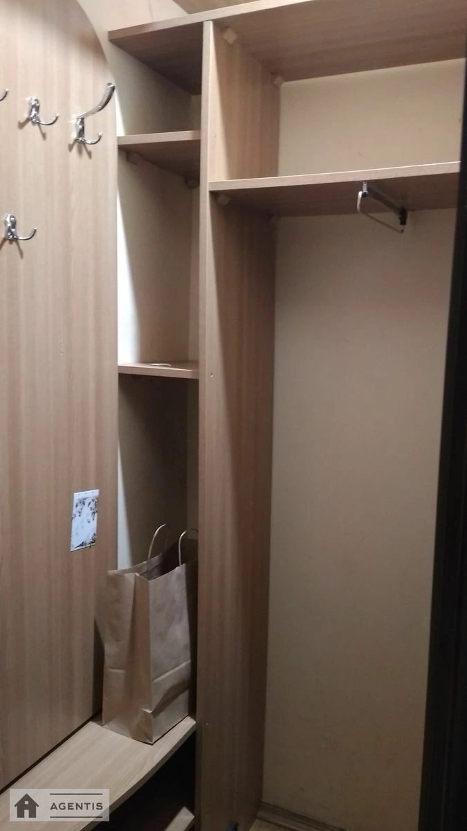 Здам квартиру 3 кімнати, 110 m², 4 пов./18 поверхів. 37, Михайла Котельникова вул., Київ. 