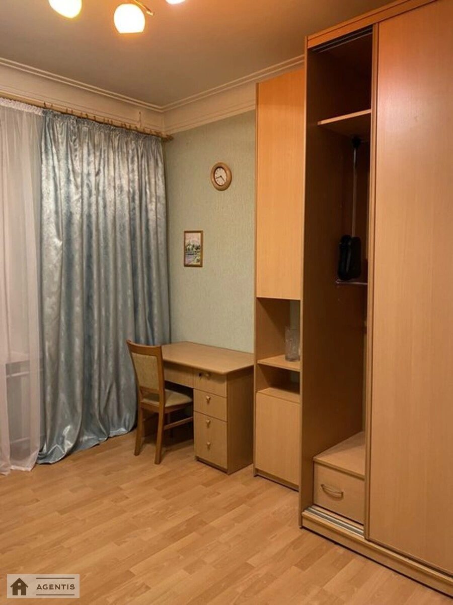 Apartment for rent 3 rooms, 63 m², 3rd fl./5 floors. 16, Yaroslava Hasheka bulv., Kyiv. 