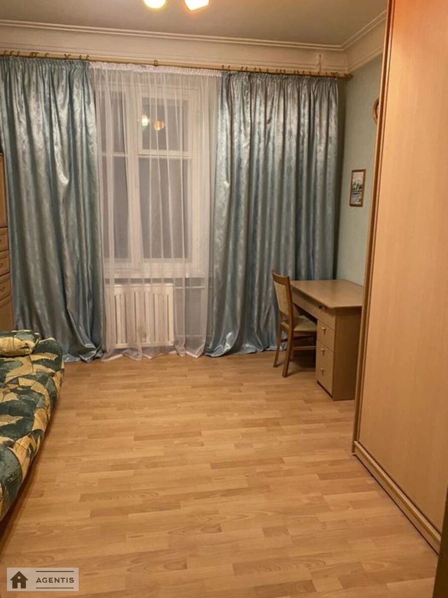 Apartment for rent 3 rooms, 63 m², 3rd fl./5 floors. 16, Yaroslava Hasheka bulv., Kyiv. 