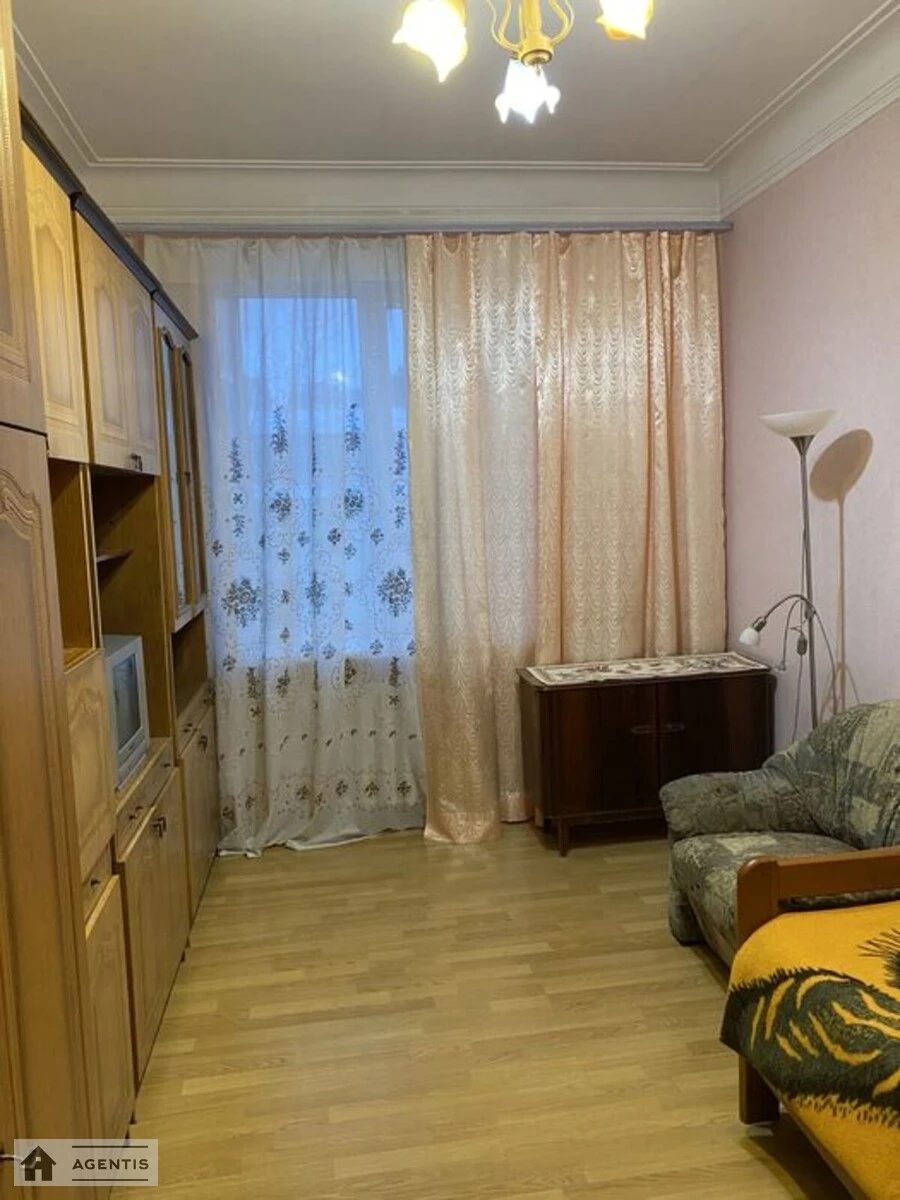 Apartment for rent 3 rooms, 63 m², 3rd fl./5 floors. 16, Yaroslava Hasheka bulv., Kyiv. 