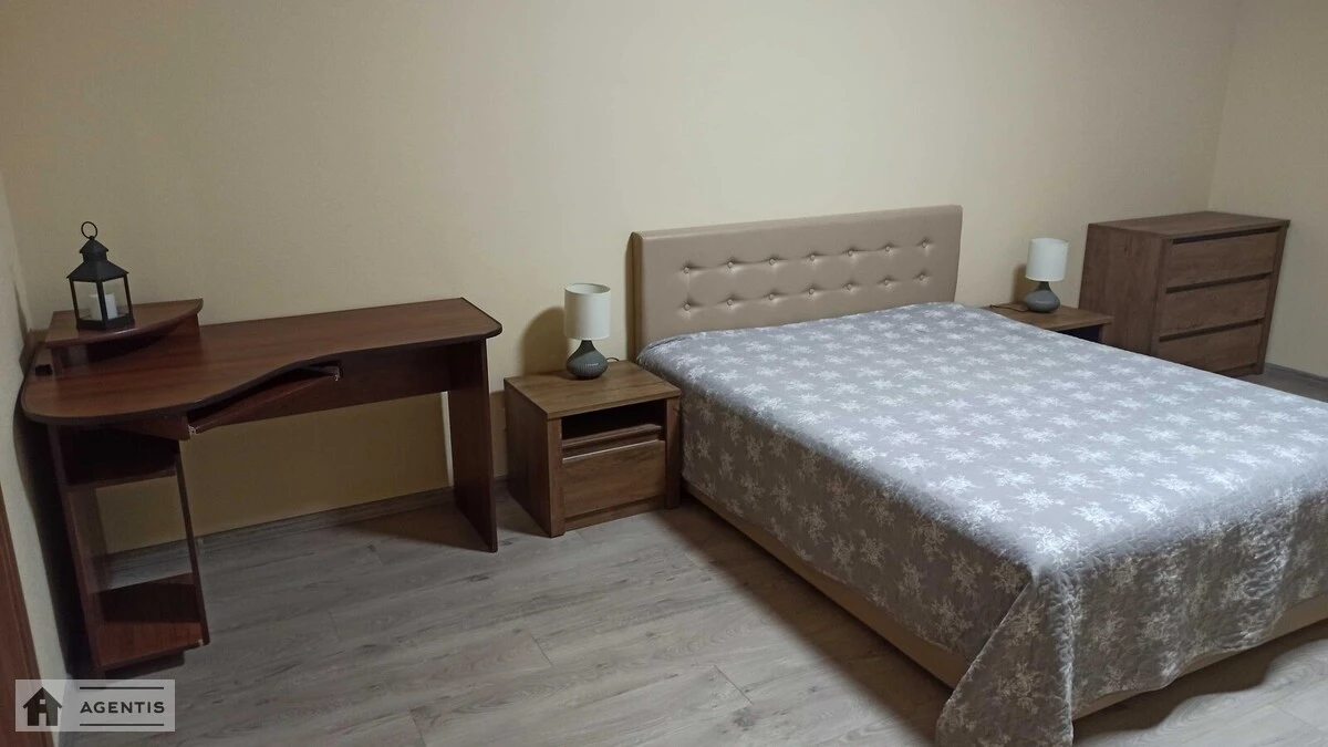 Сдам квартиру 2 комнаты, 75 m², 17 эт./25 этажей. 3, Юрія Кондратюка вул., Киев. 