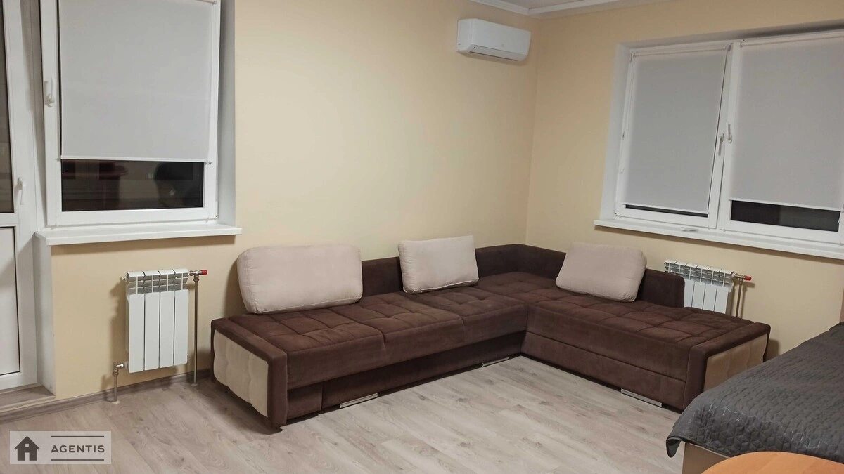 Apartment for rent 2 rooms, 75 m², 17th fl./25 floors. 3, Yuriya Kondratyuka vul., Kyiv. 