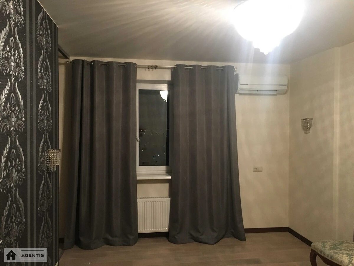 Сдам квартиру 3 комнаты, 110 m², 15 эт./21 этаж. 69, Науки 69, Киев. 