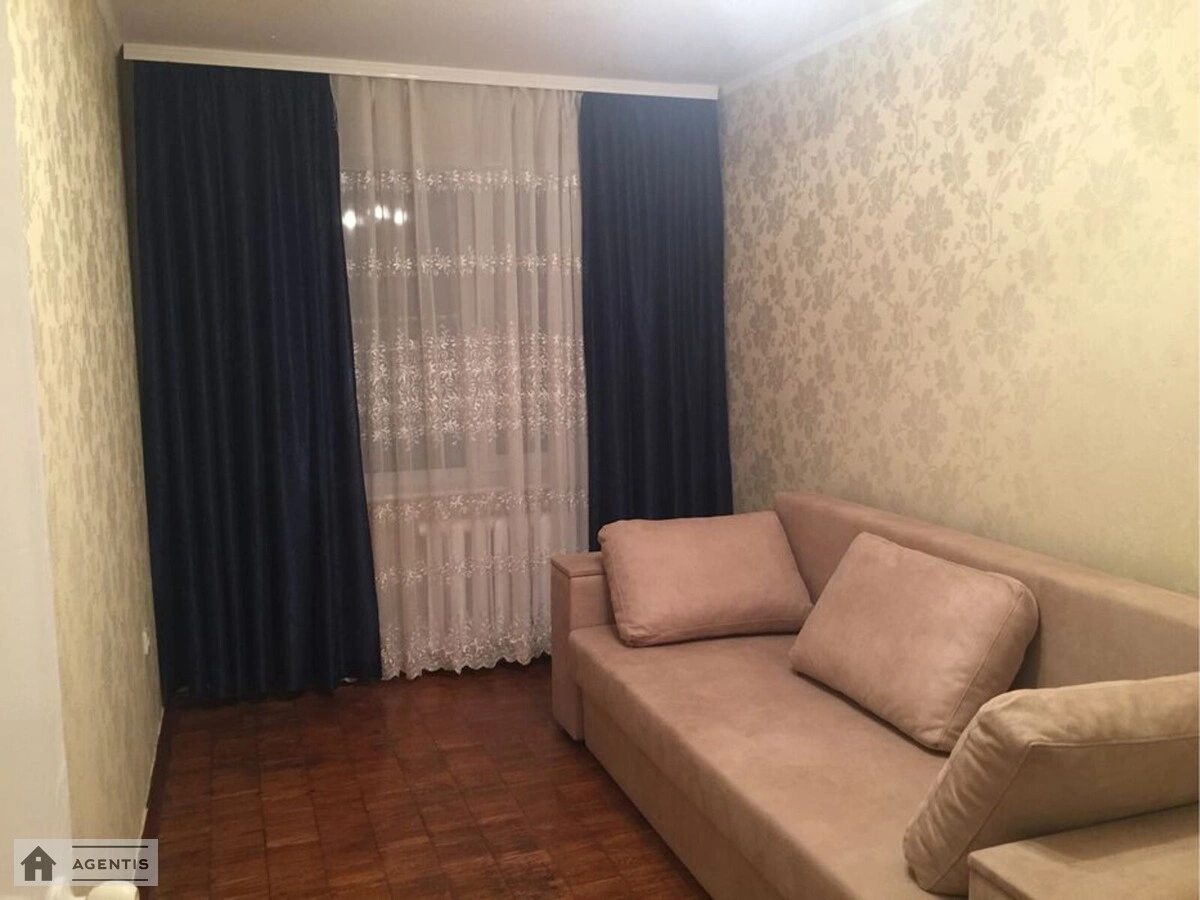 Apartment for rent 3 rooms, 57 m², 6th fl./9 floors. 9, Dniprovs'ka embankment 9, Kyiv. 