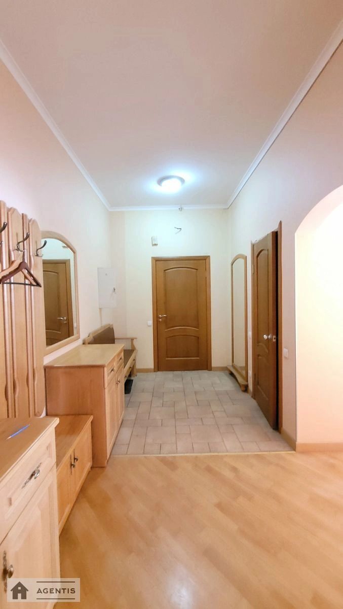 Apartment for rent 3 rooms, 1292 m², 4th fl./16 floors. 32, Yevhena Konovaltsya vul. Shchorsa, Kyiv. 