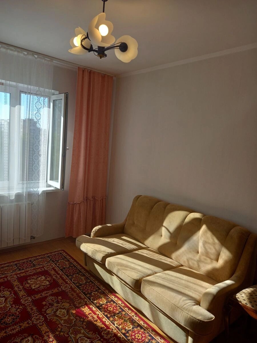 Apartment for rent 3 rooms, 94 m², 7th fl./16 floors. 7, Vasylya Poryka prosp., Kyiv. 