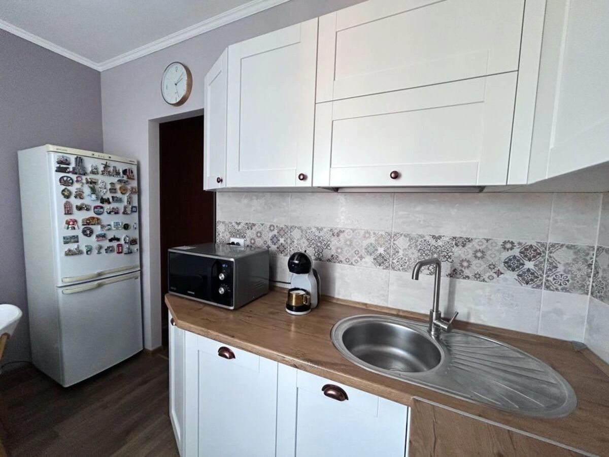 Продаж квартири 1 кімната, 43 m², 12 пов./16 поверхів. 13, Академіка Палладіна , Київ. 