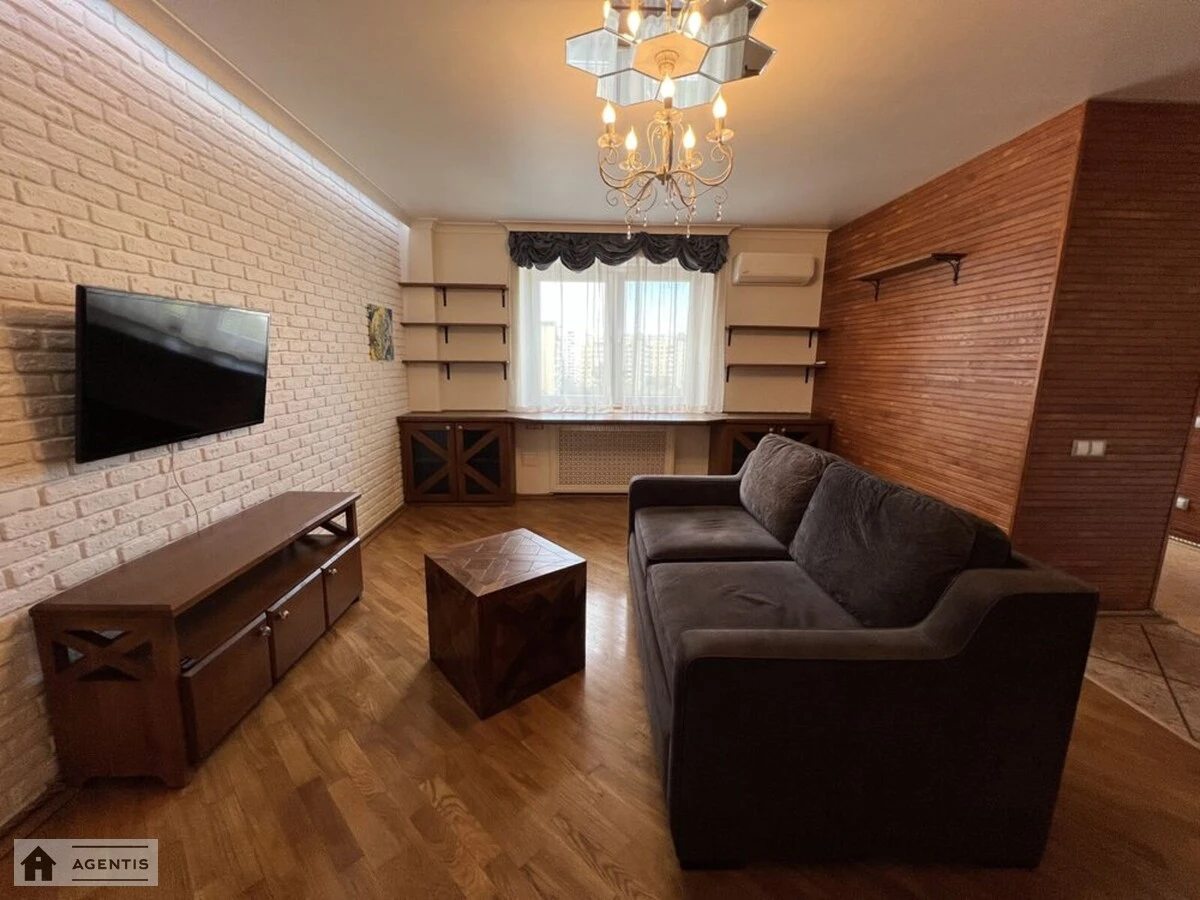 Сдам квартиру 3 комнаты, 75 m², 8 эт./16 этажей. 18, Володимира Івасюка просп. (Героїв Сталінграда), Киев. 