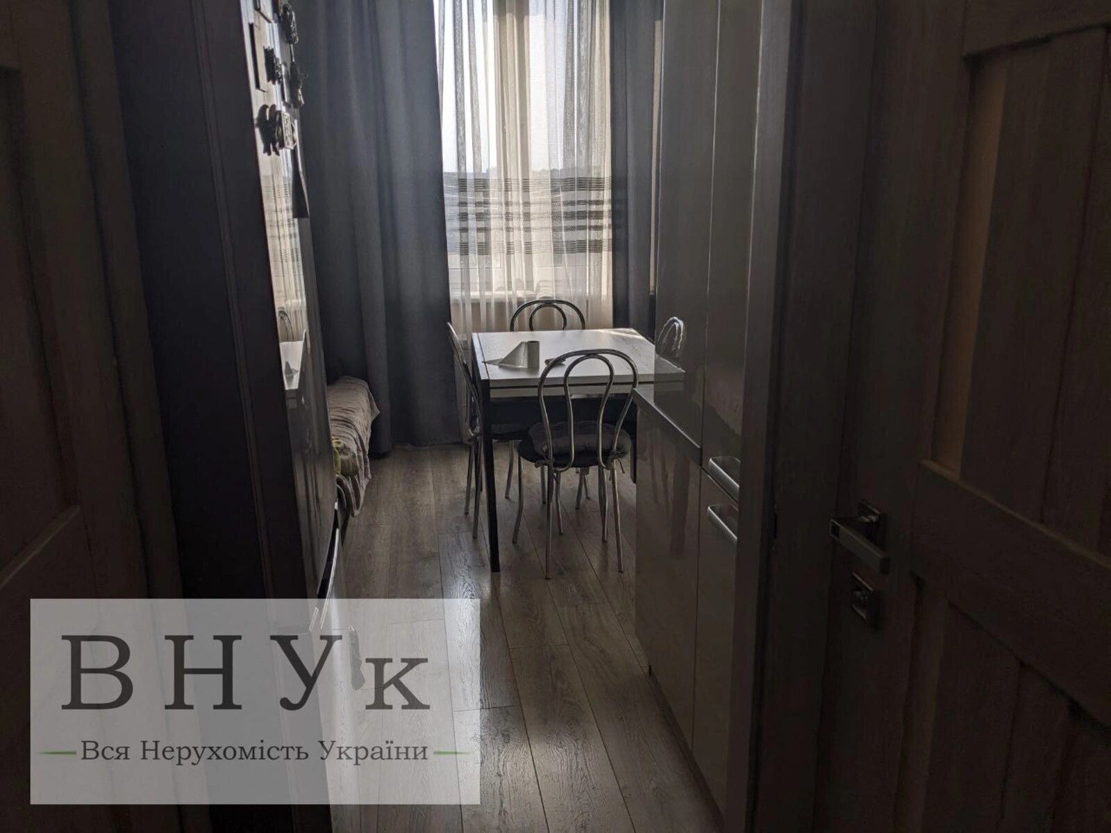 Apartments for sale 2 rooms, 53 m², 6th fl./6 floors. Hrushevskoho M. vul., Ternopil. 