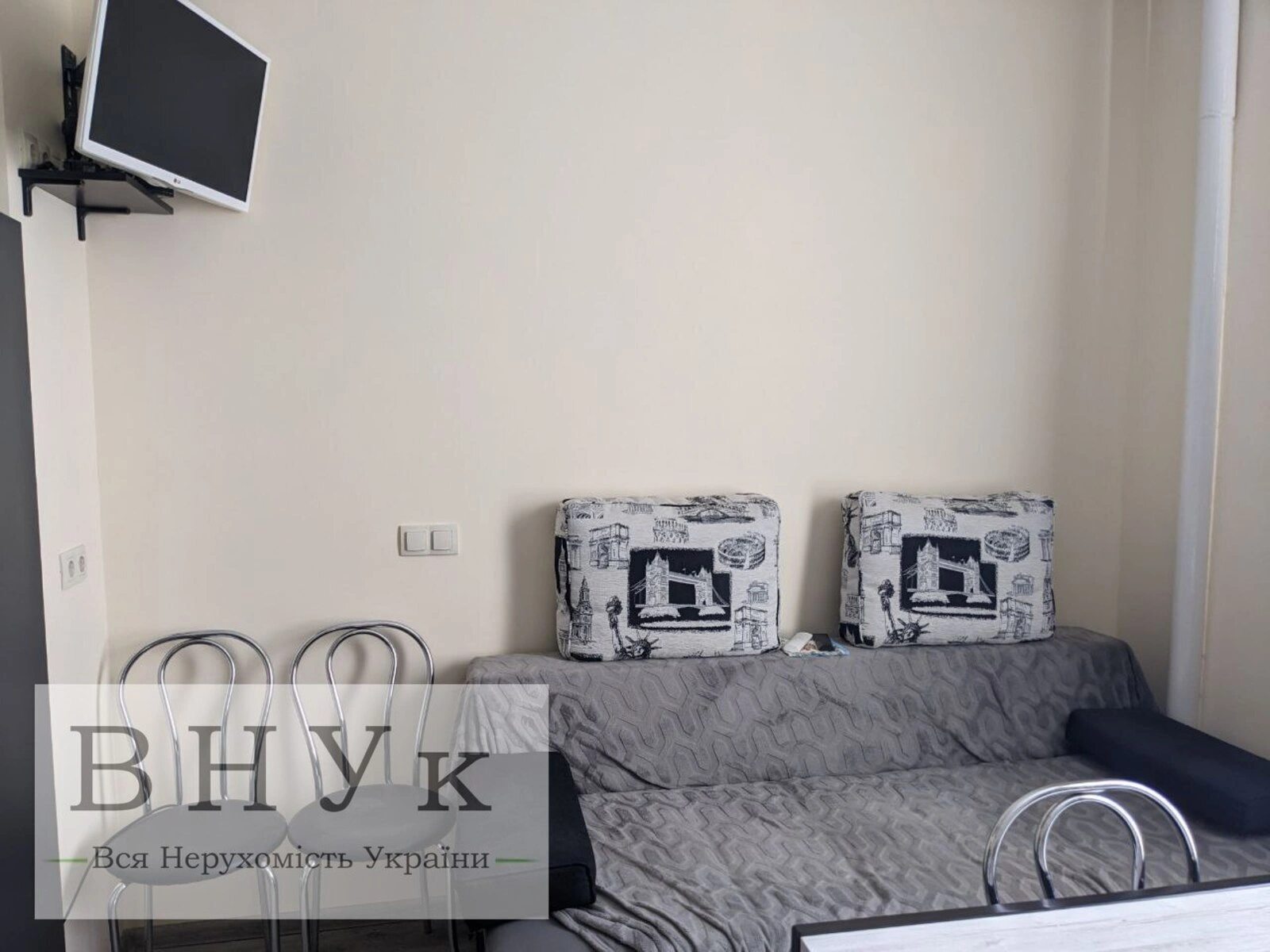 Apartments for sale 2 rooms, 53 m², 6th fl./6 floors. Hrushevskoho M. vul., Ternopil. 