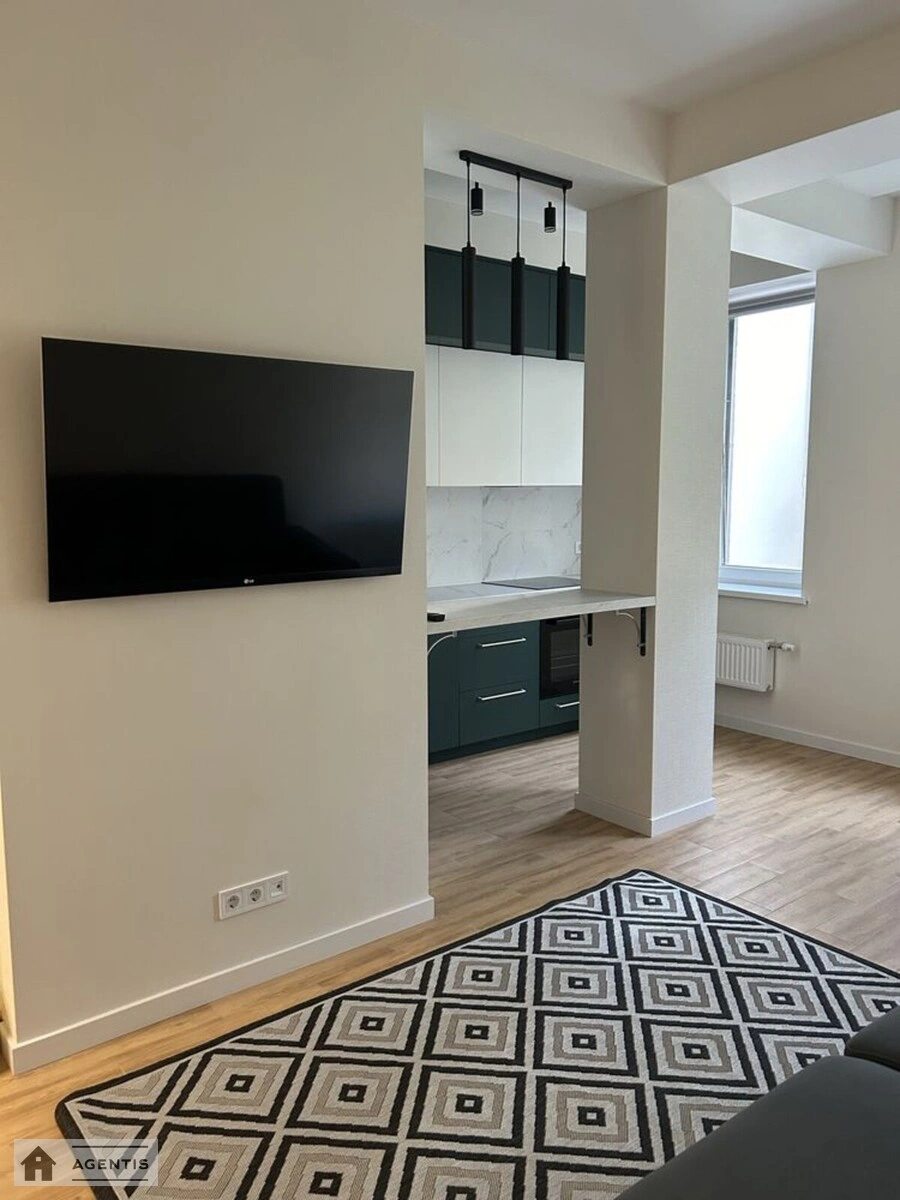 Сдам квартиру 1 комната, 45 m², 1 эт./4 этажа. Зазимье. 