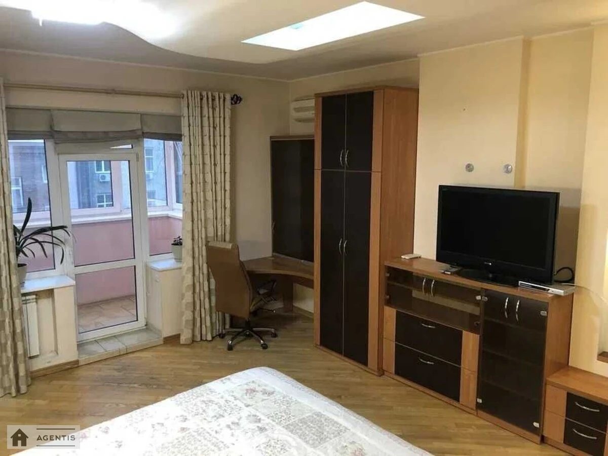 Сдам квартиру 2 комнаты, 56 m², 5 эт./7 этажей. 3, Прорезная 3, Киев. 