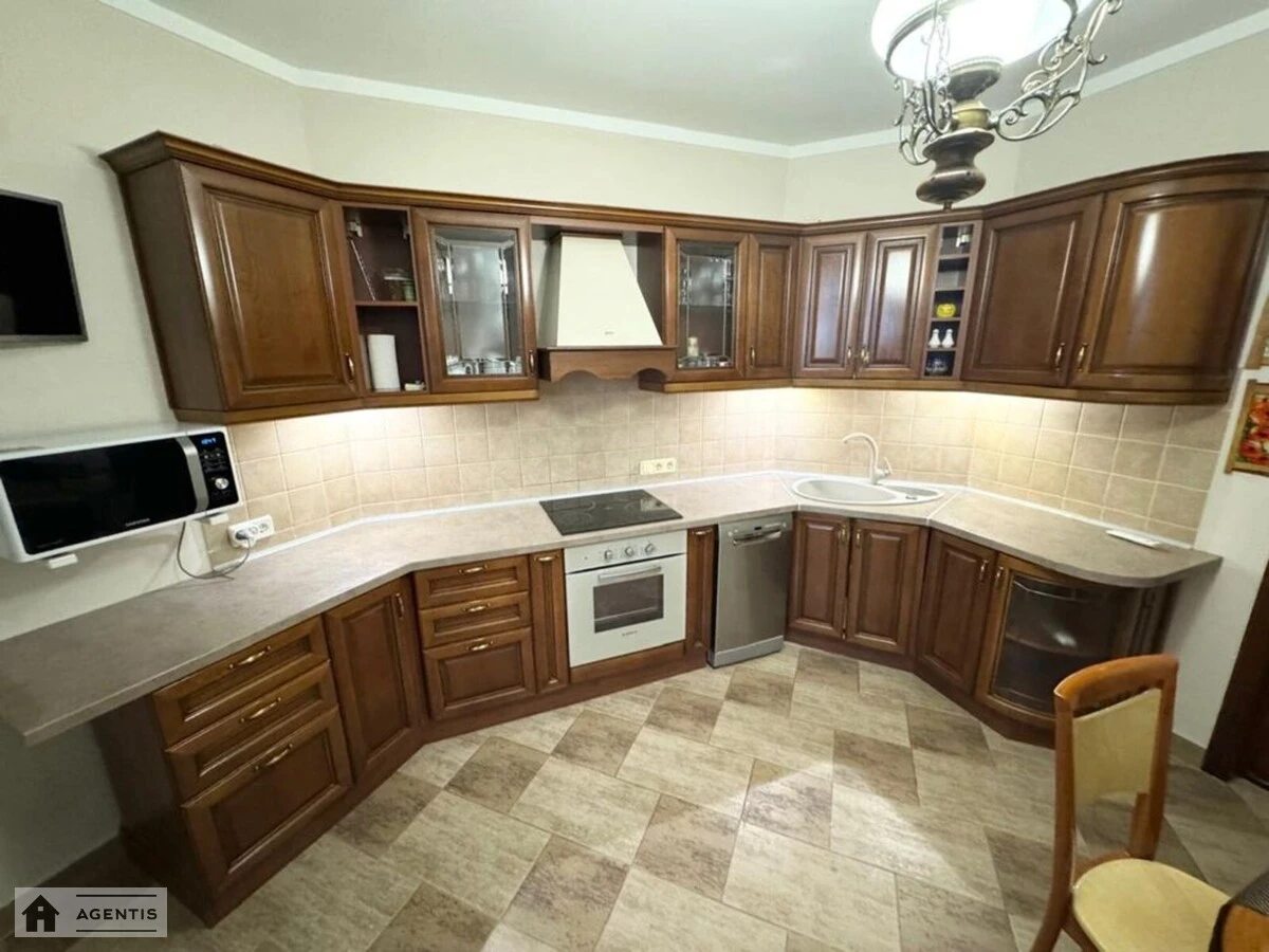 Сдам квартиру 3 комнаты, 98 m², 10 эт./22 этажа. Миколи Амосова вул., Киев. 