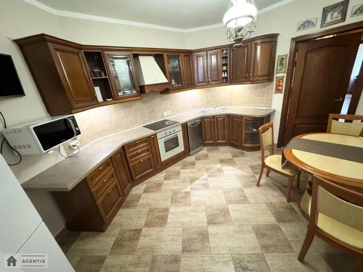 Сдам квартиру 3 комнаты, 98 m², 10 эт./22 этажа. Миколи Амосова вул., Киев. 