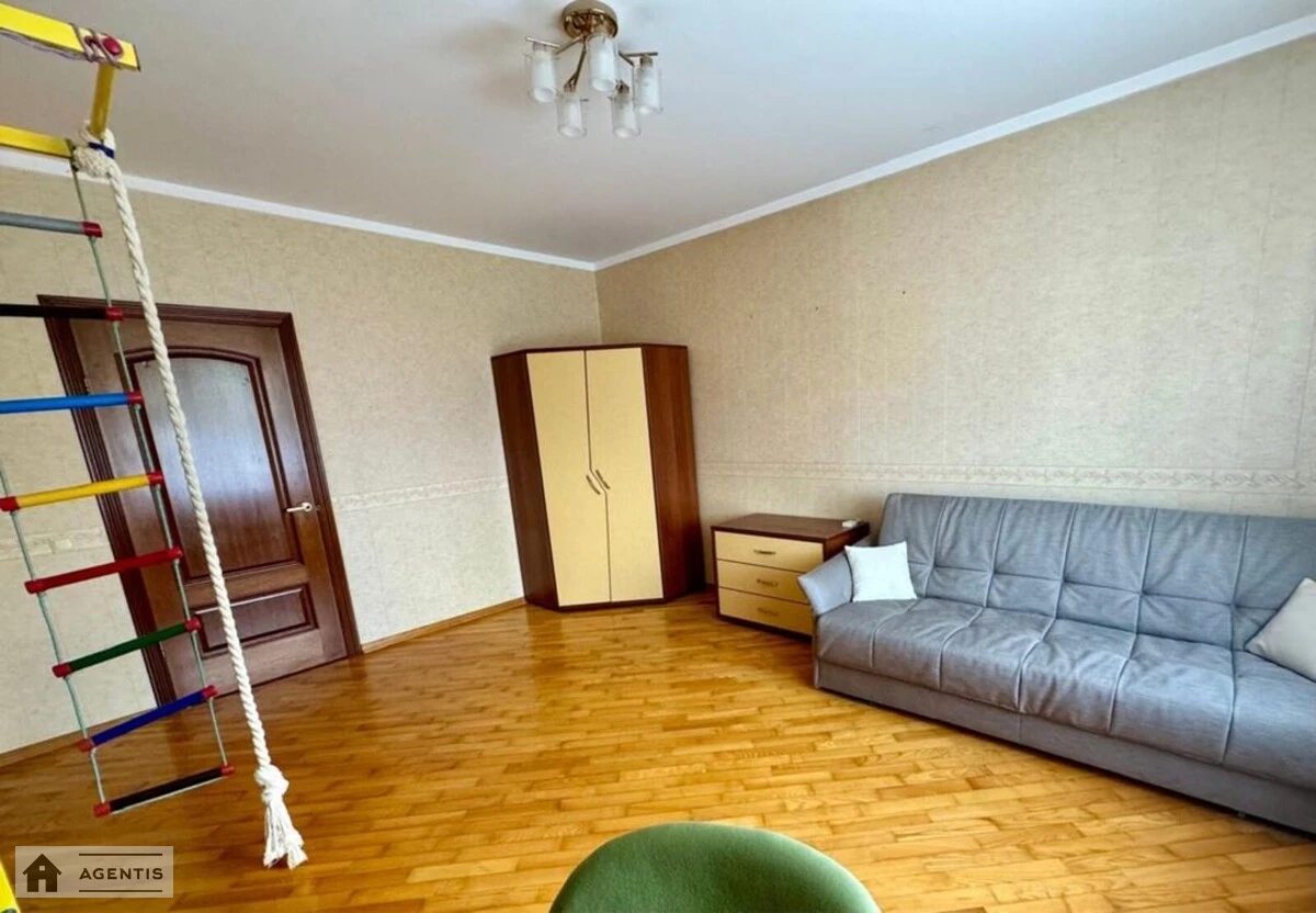 Сдам квартиру 3 комнаты, 98 m², 10 эт./22 этажа. Миколи Амосова вул., Киев. 