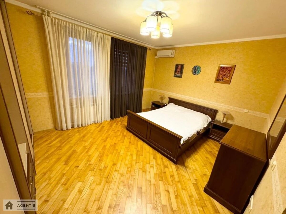 Сдам квартиру 3 комнаты, 98 m², 10 эт./22 этажа. Миколи Амосова вул., Киев. 