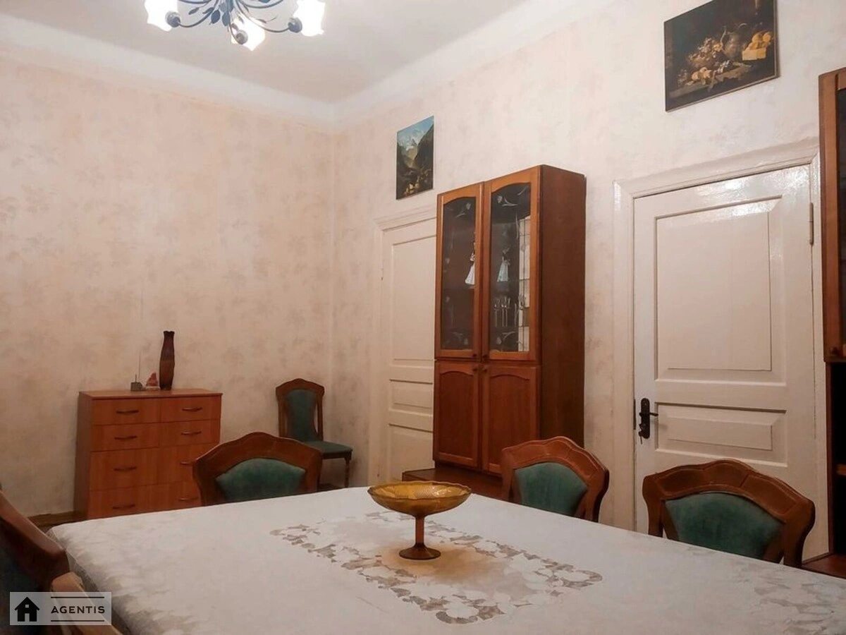 Apartment for rent 3 rooms, 70 m², 4th fl./6 floors. 24, Antonovycha vul. Horkoho, Kyiv. 