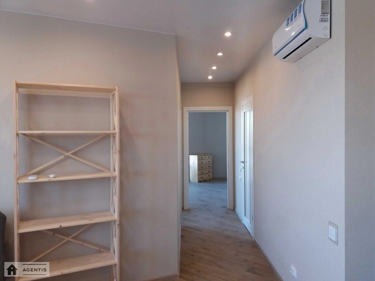 Сдам квартиру 2 комнаты, 68 m², 16 эт./22 этажа. 16, Митрополита Василя Липківського вул. (Урицького), Киев. 