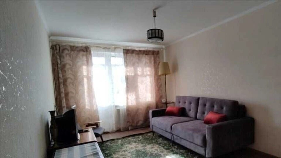 Сдам квартиру 1 комната, 32 m², 9 эт./9 этажей. 3, Радужная 3, Киев. 