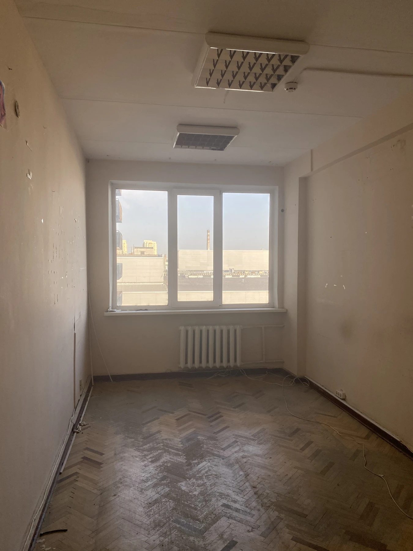 Office for rent 1 room, 15 m², 5th fl./12 floors. 23, Yevhena Sverstyuka, Kyiv. 