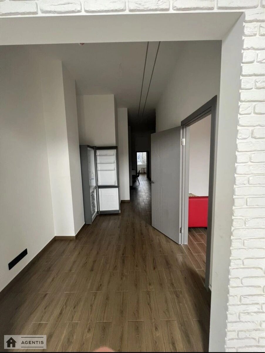 Сдам квартиру 4 комнаты, 102 m², 1 эт./9 этажей. 8, Академіка Писаржевського вул., Киев. 