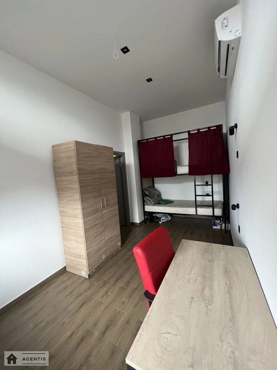 Сдам квартиру 4 комнаты, 102 m², 1 эт./9 этажей. 8, Академіка Писаржевського вул., Киев. 