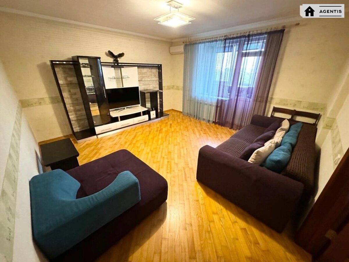 Сдам квартиру 3 комнаты, 98 m², 10 эт./24 этажа. 4, Миколи Амосова вул., Киев. 