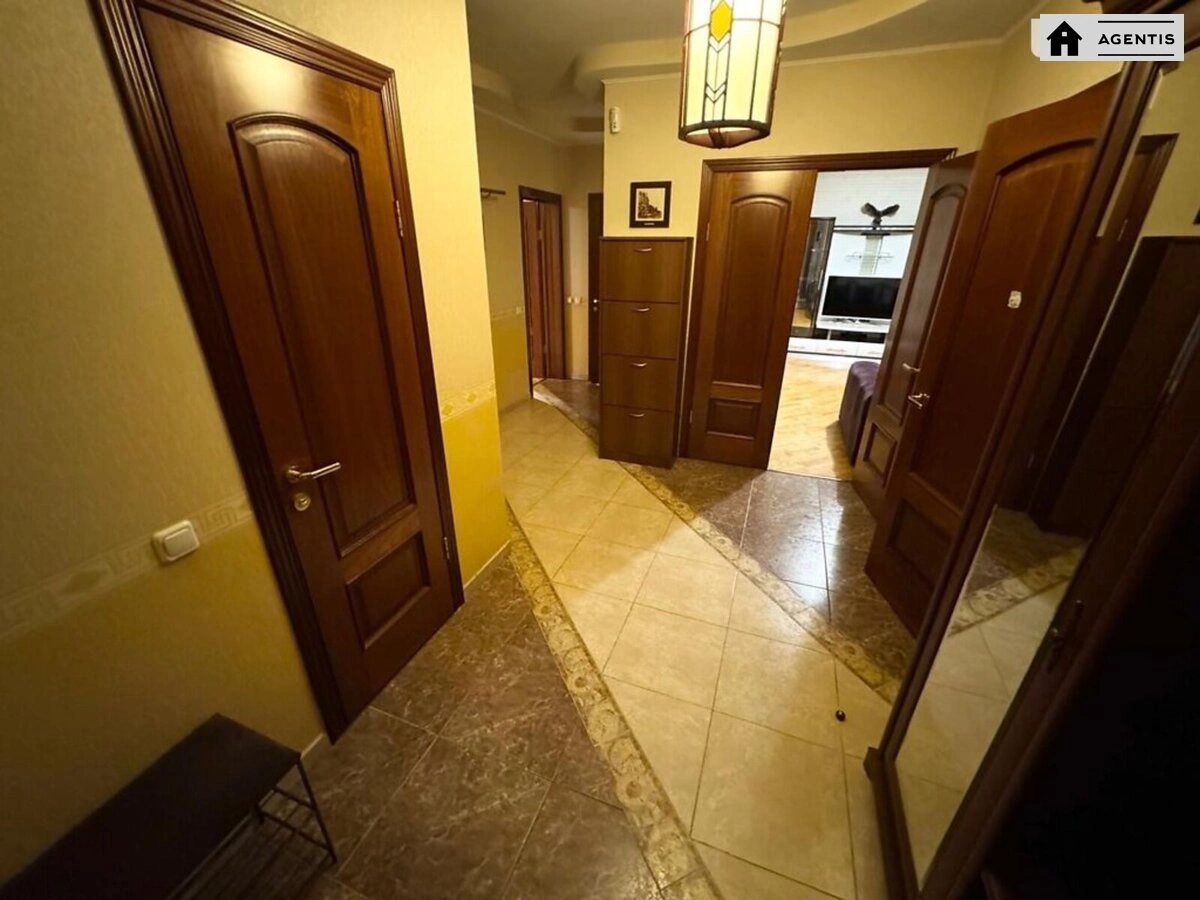 Здам квартиру 3 кімнати, 98 m², 10 пов./24 поверхи. 4, Миколи Амосова вул., Київ. 