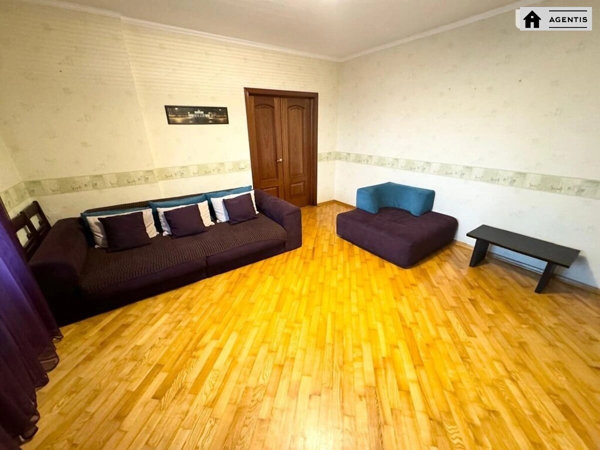 Сдам квартиру 3 комнаты, 98 m², 10 эт./24 этажа. 4, Миколи Амосова вул., Киев. 