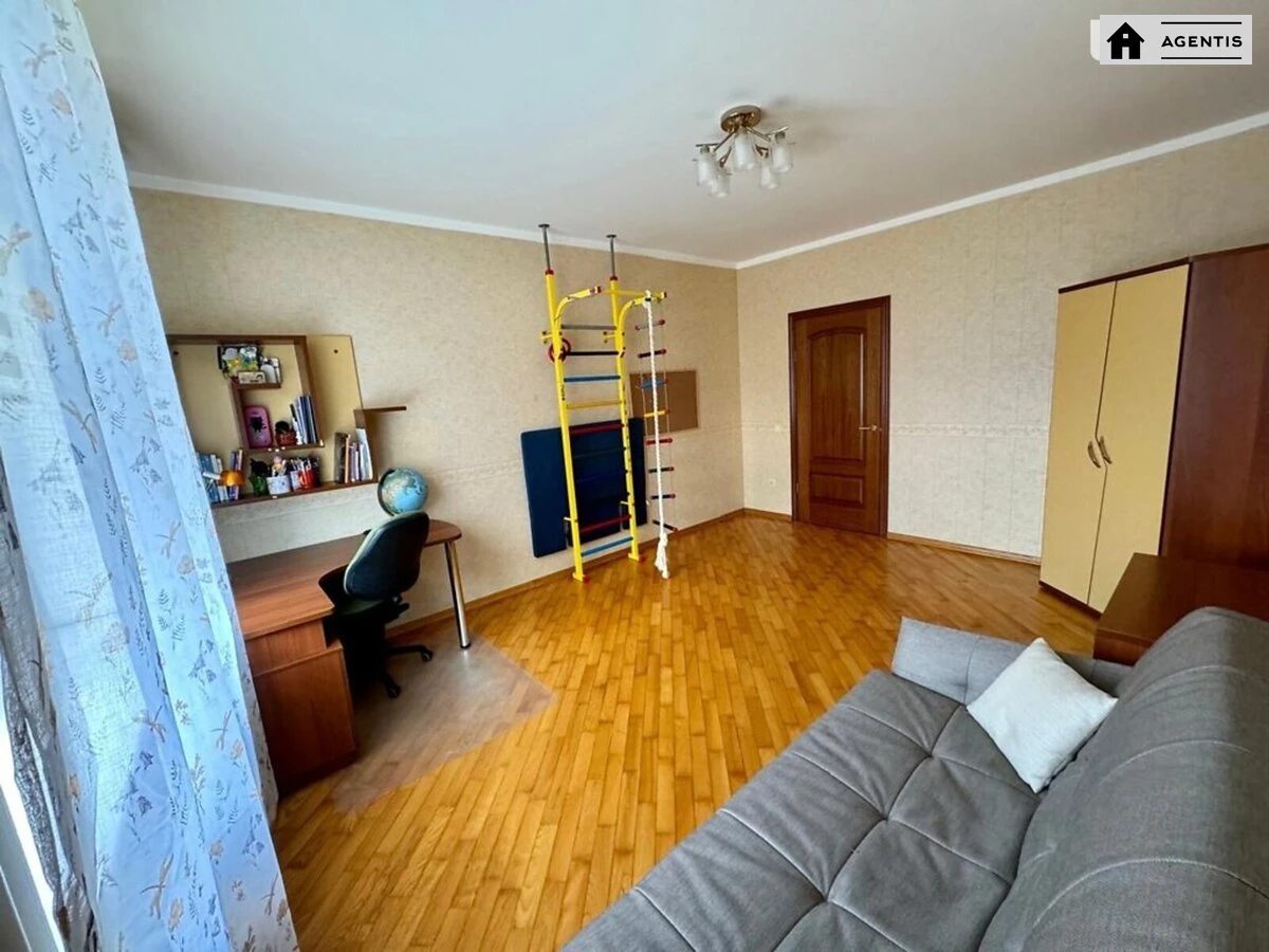 Сдам квартиру 3 комнаты, 98 m², 10 эт./24 этажа. 4, Миколи Амосова вул., Киев. 