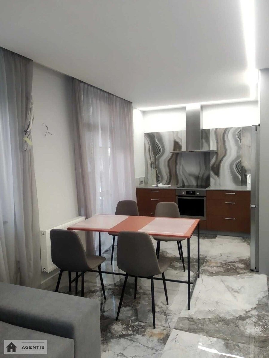 Apartment for rent 3 rooms, 68 m², 7th fl./9 floors. Solomyanskyy rayon, Kyiv. 