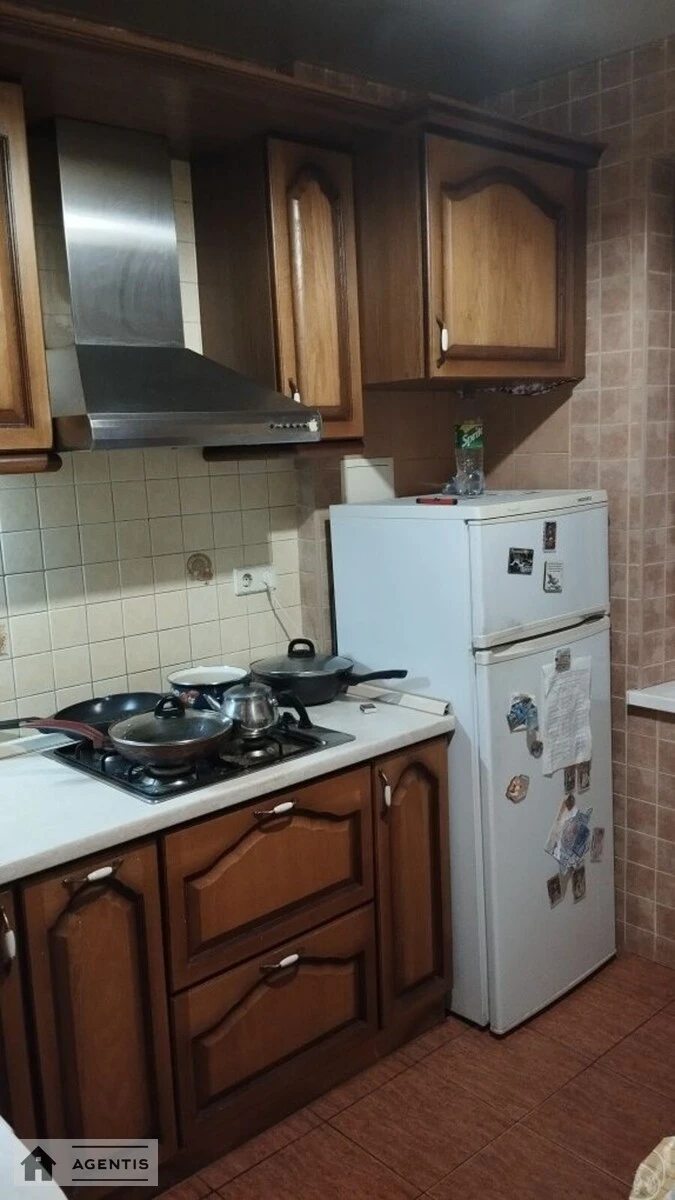 Здам квартиру 2 кімнати, 46 m², 8 пов./9 поверхів. 2, Остафія Дашкевича вул. (Курнатовського), Київ. 