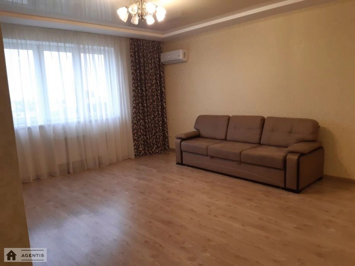 Сдам квартиру 3 комнаты, 130 m², 11 эт./25 этажей. 69, Алішера Навої просп., Киев. 