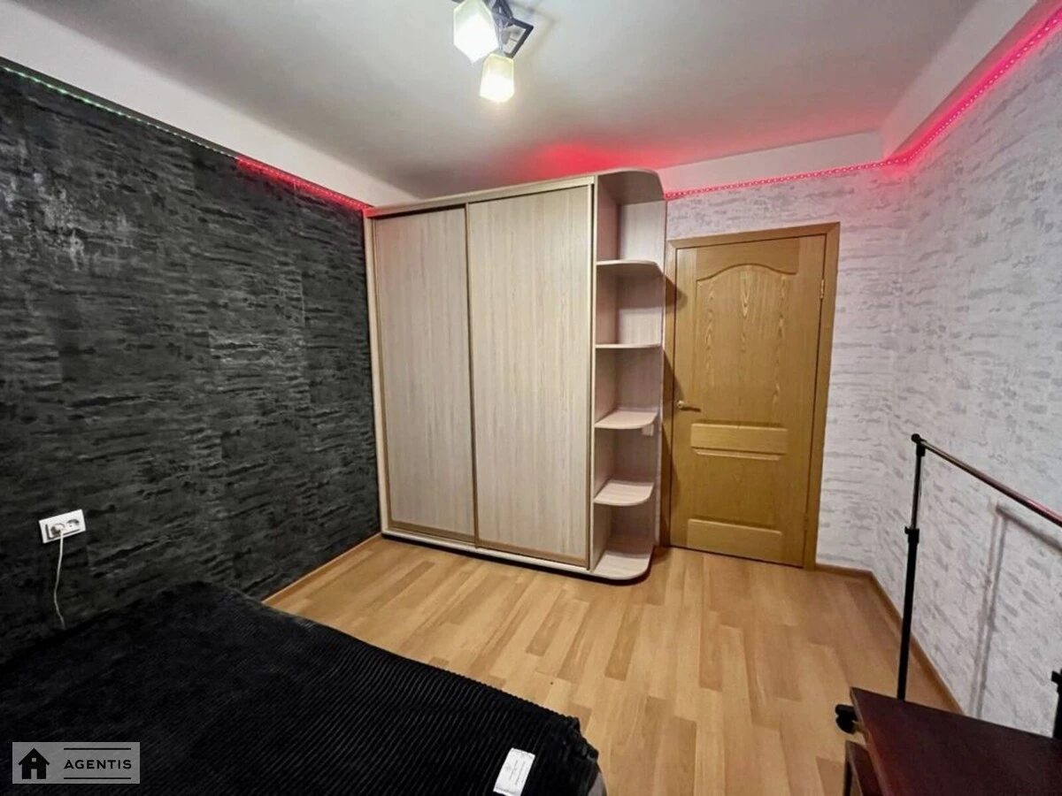 Сдам квартиру 2 комнаты, 47 m², 9 эт./9 этажей. 16, Оболонский 16, Киев. 