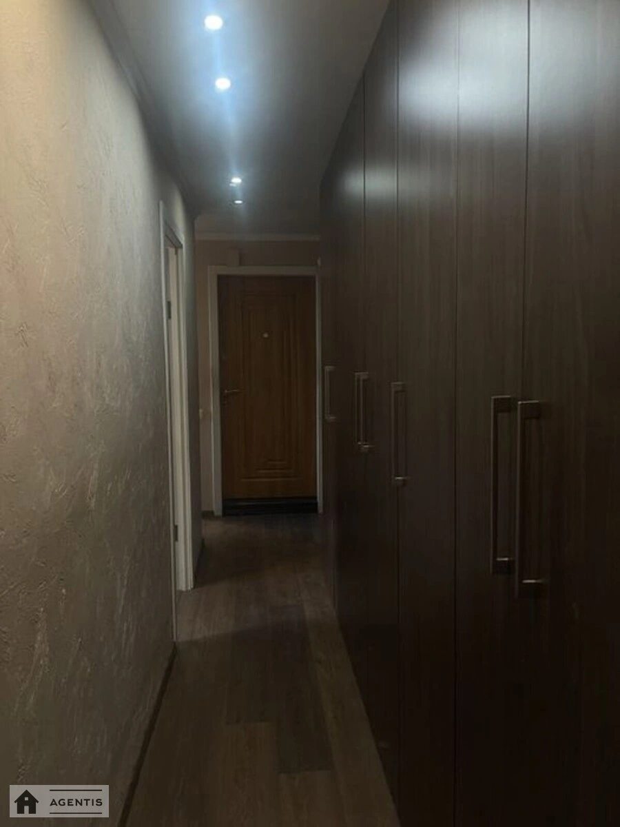 Apartment for rent 3 rooms, 61 m², 6th fl./9 floors. Desnyanskyy rayon, Kyiv. 