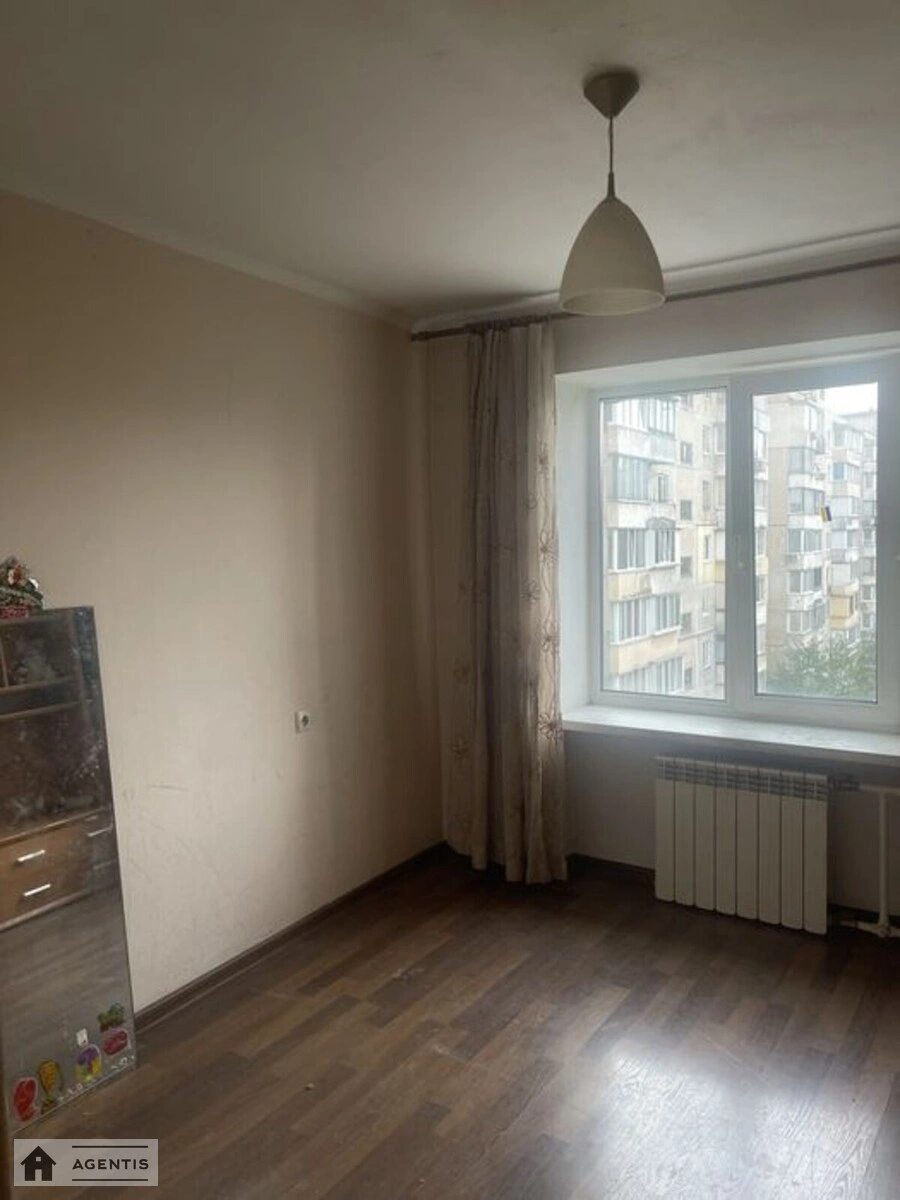 Apartment for rent 3 rooms, 61 m², 6th fl./9 floors. Desnyanskyy rayon, Kyiv. 