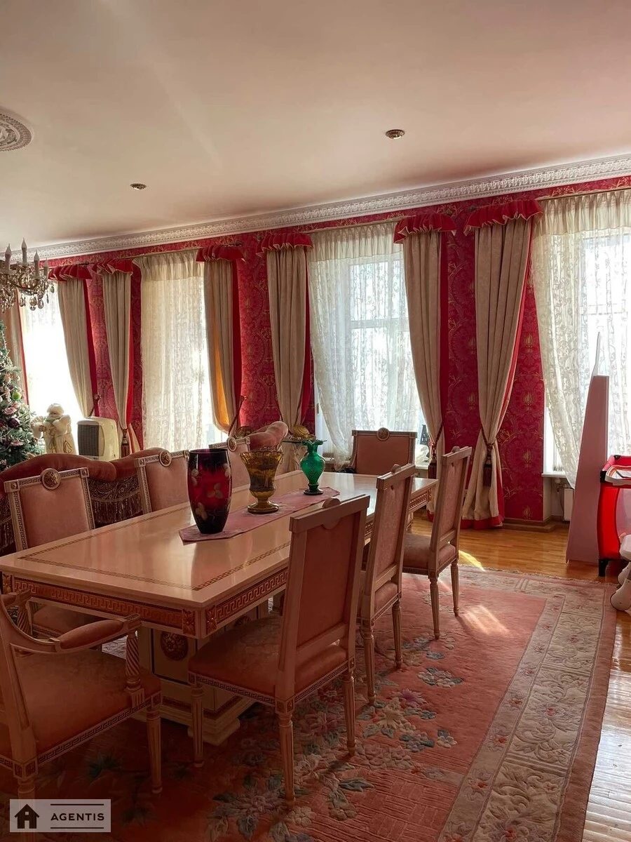 Apartment for rent 4 rooms, 246 m², 3rd fl./5 floors. 37, Volodymyrivska vul., Kyiv. 