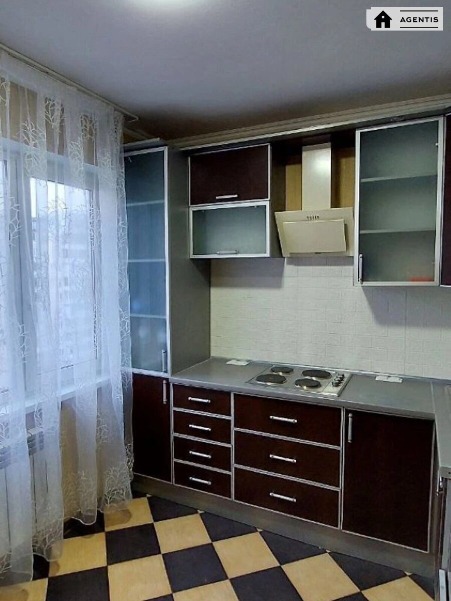 Apartment for rent 2 rooms, 55 m², 8th fl./16 floors. 6, Trostyanetcka 6, Kyiv. 