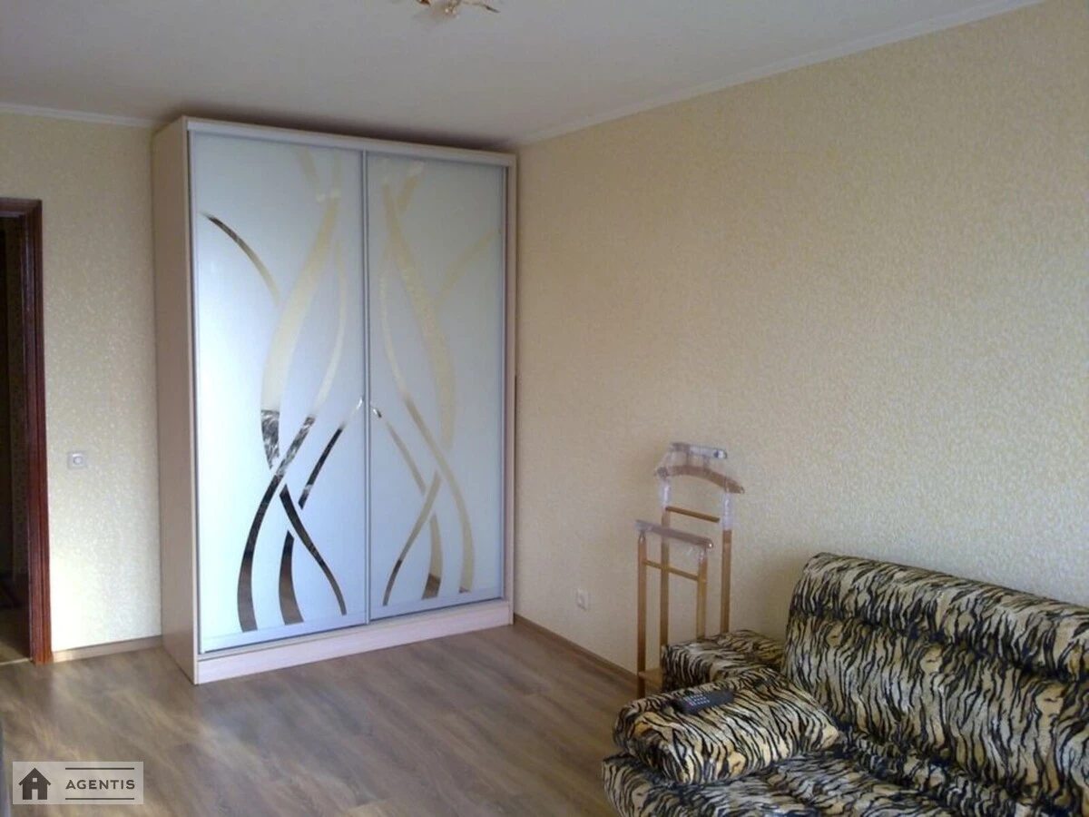 Apartment for rent 1 room, 38 m², 8th fl./16 floors. Andriya Malyshka vul., Kyiv. 