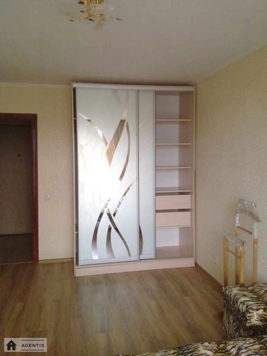 Apartment for rent 1 room, 38 m², 8th fl./16 floors. Andriya Malyshka vul., Kyiv. 