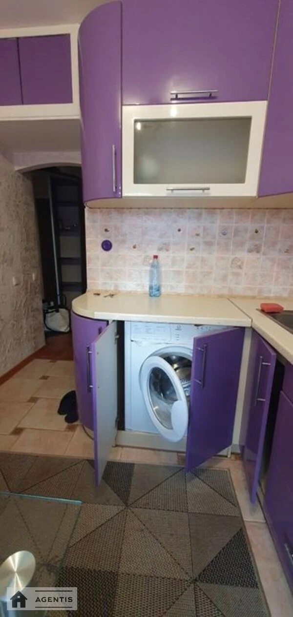 Здам квартиру 1 кімната, 35 m², 2 пов./9 поверхів. Гната Юри вул., Київ. 