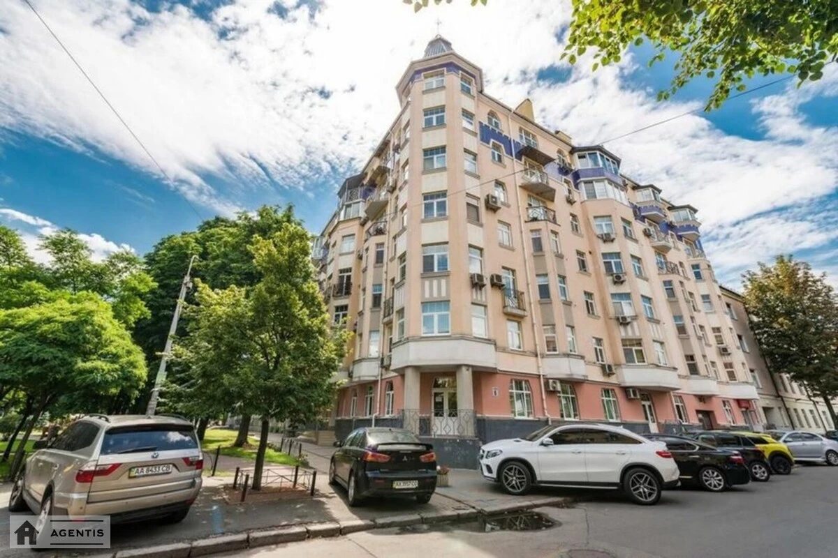 Сдам квартиру 2 комнаты, 73 m², 3 эт./7 этажей. 6, Григорія Сковороди вул., Киев. 