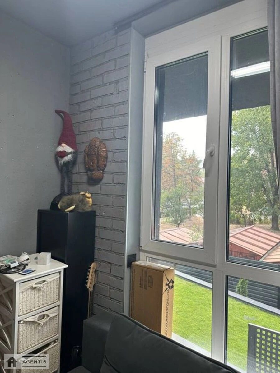 Здам квартиру 1 кімната, 20 m², 2 пов./25 поверхів. Камянська , Київ. 