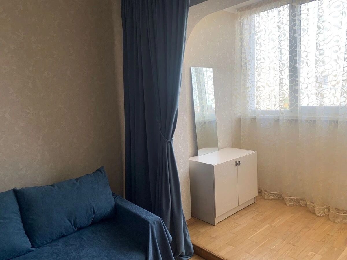 Сдам квартиру 3 комнаты, 72 m², 10 эт./16 этажей. 8, Миколи Закревського вул., Киев. 