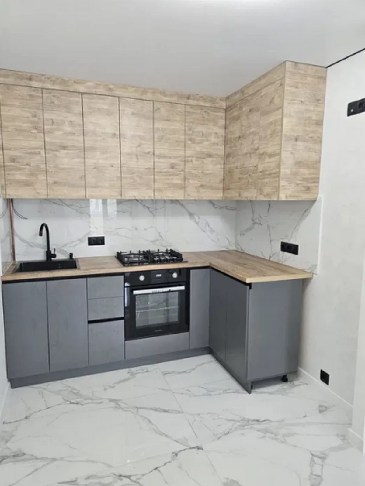 Продаж квартири 2 кімнати, 55 m², 2 пов./11 поверхів. Бам, Тернопіль. 