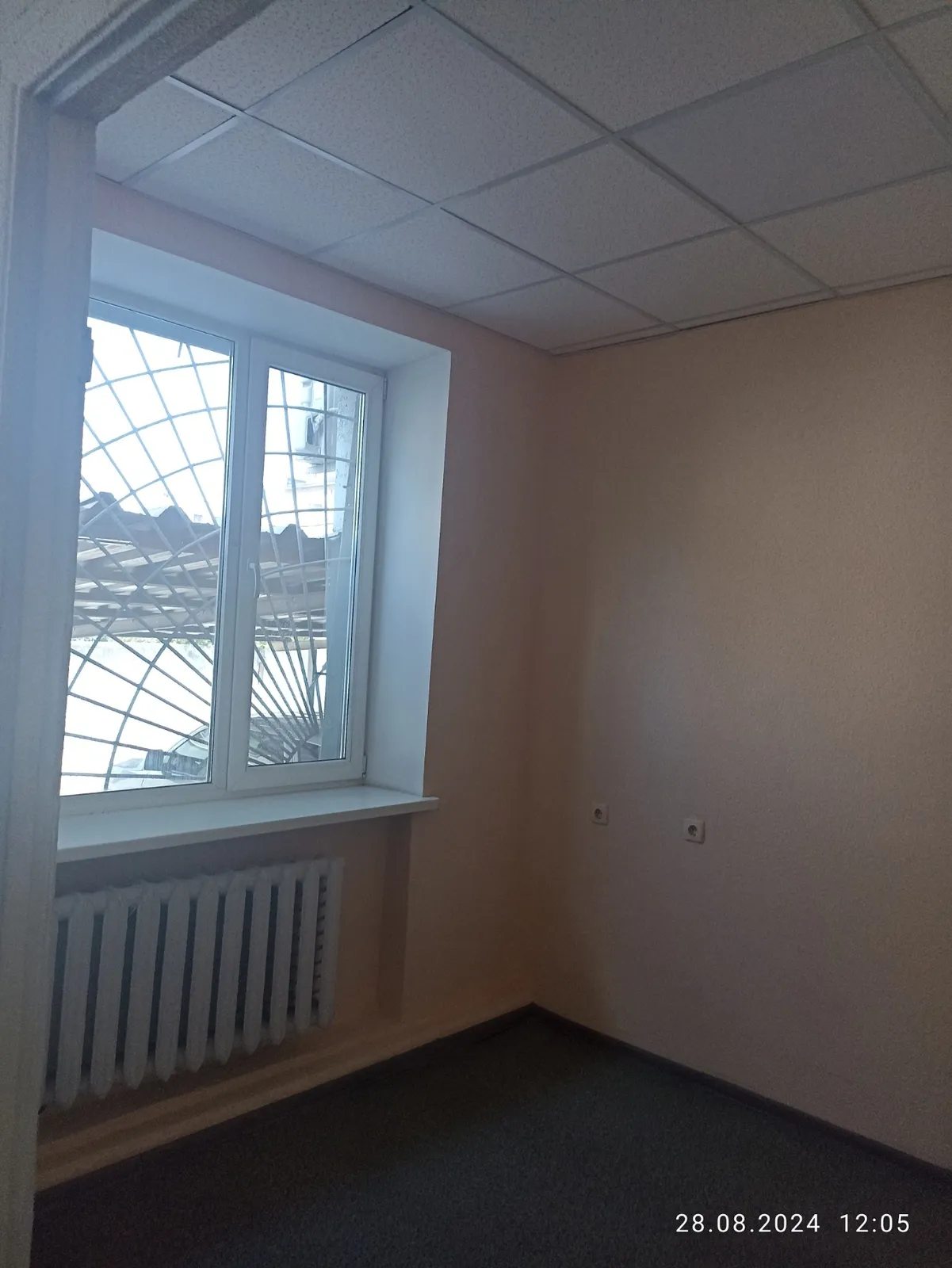 Office for sale 40 m², 1st fl./5 floors. Khmelnytskoho B. ul., Dnipro. 