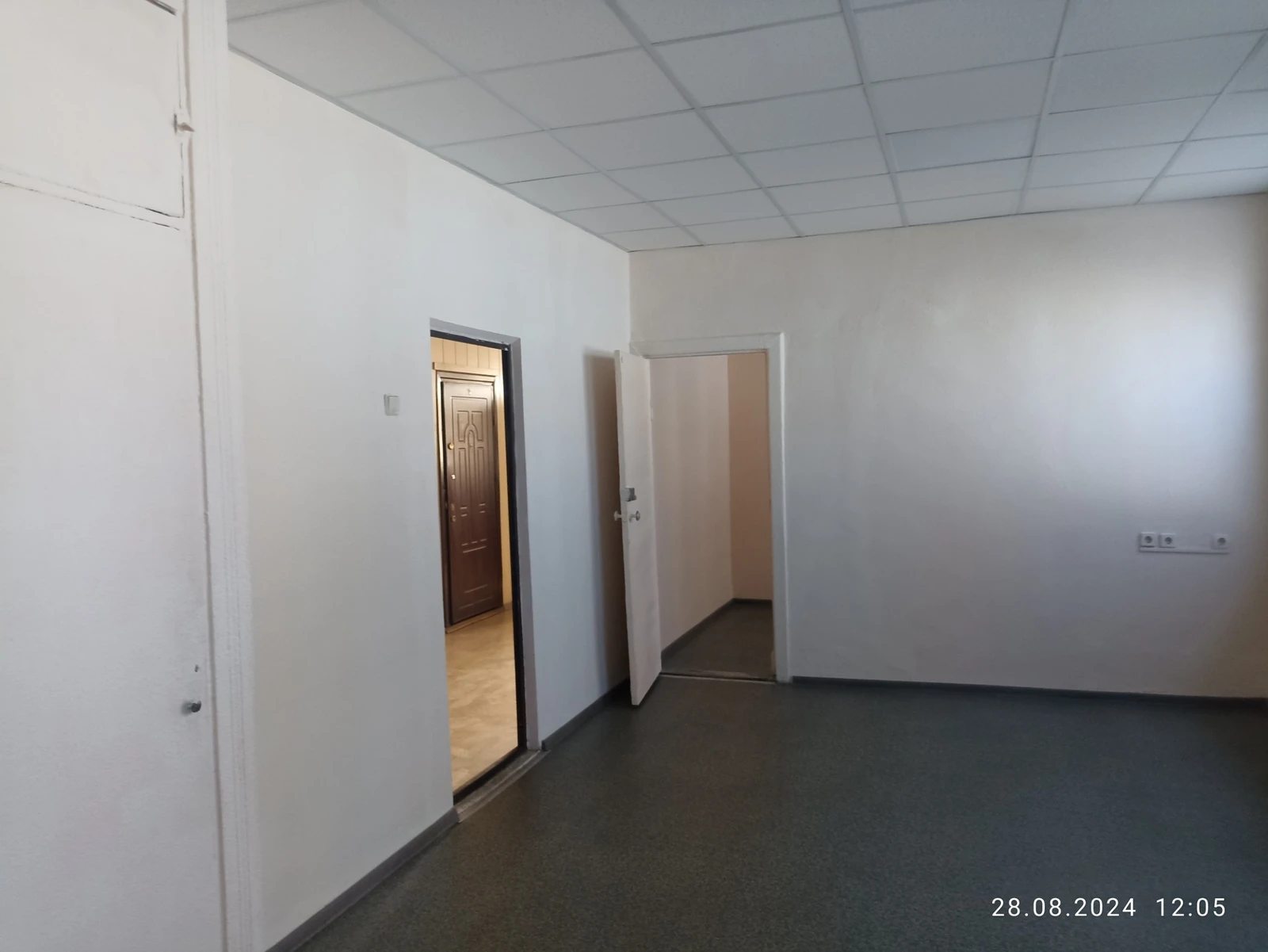 Office for sale 40 m², 1st fl./5 floors. Khmelnytskoho B. ul., Dnipro. 